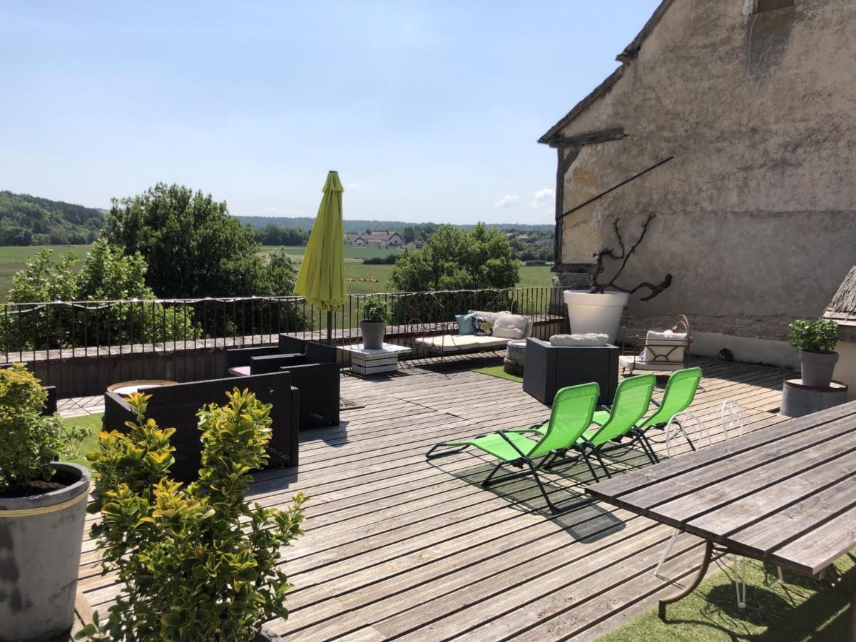 Appartement Coté-serein La Privilège De La Tour Madame Noyers-sur-Serein